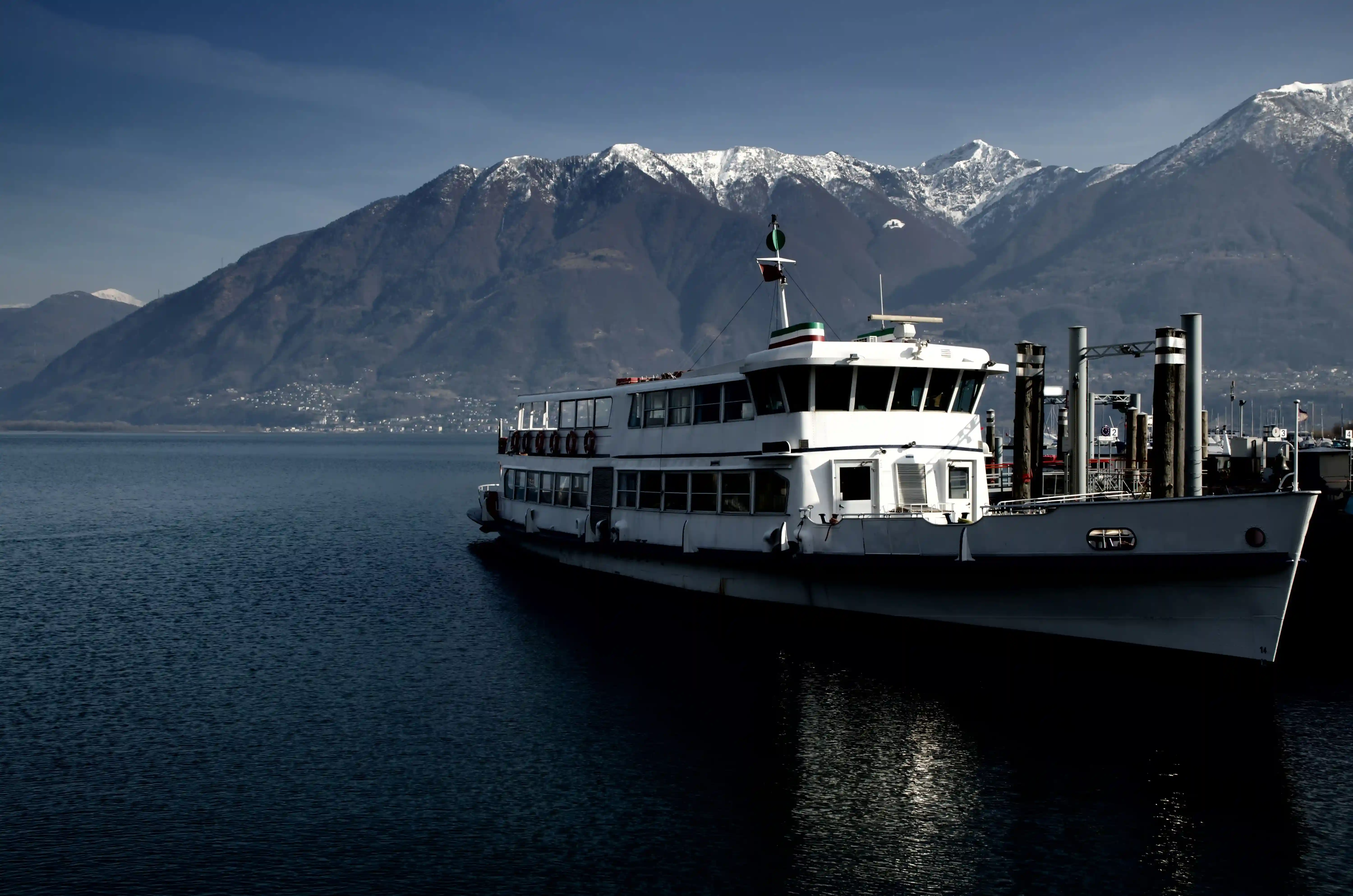 houseboat in kashmir